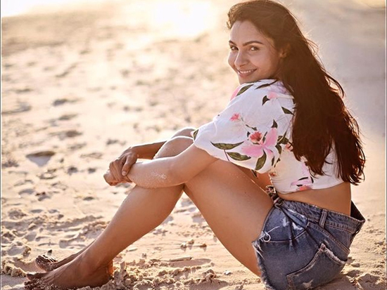 Astonishing Andrea Jeremiah On The Beach